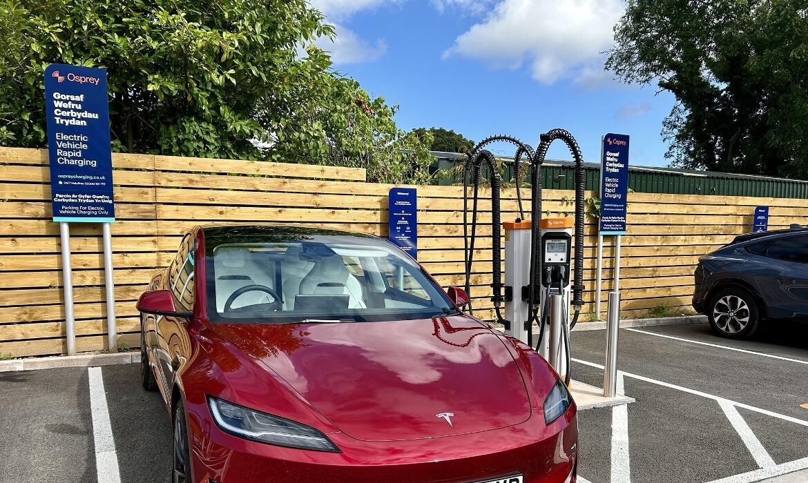 Images Osprey Charging Station