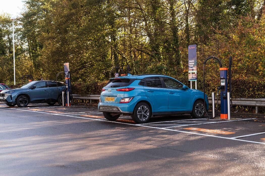 Images Osprey Charging Station