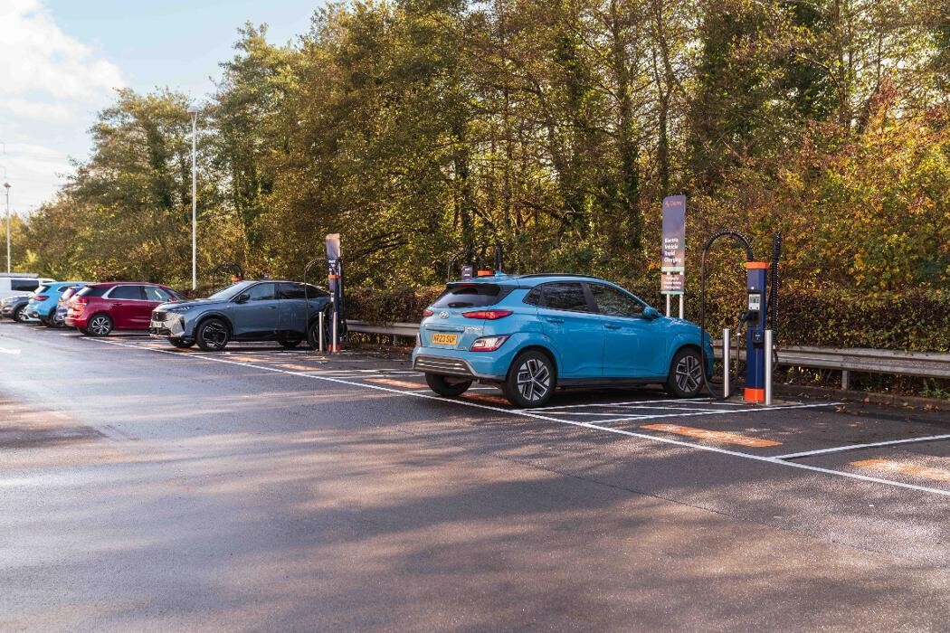 Images Osprey Charging Station