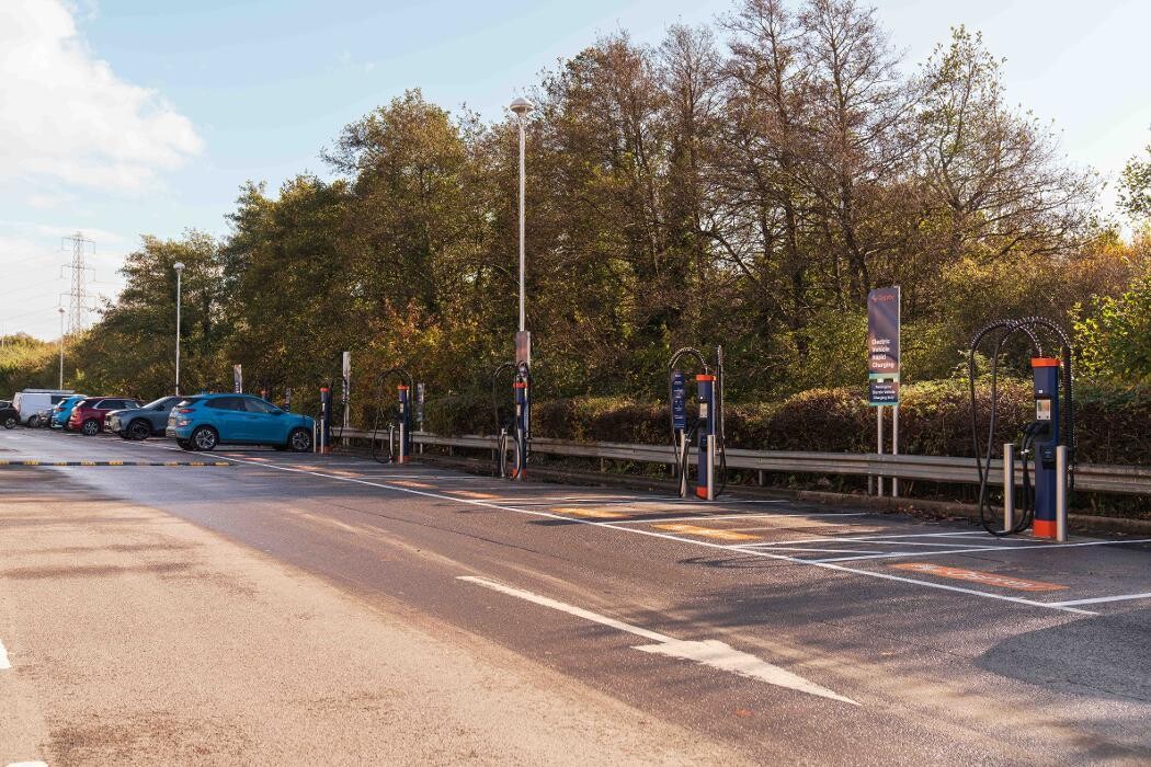 Images Osprey Charging Station