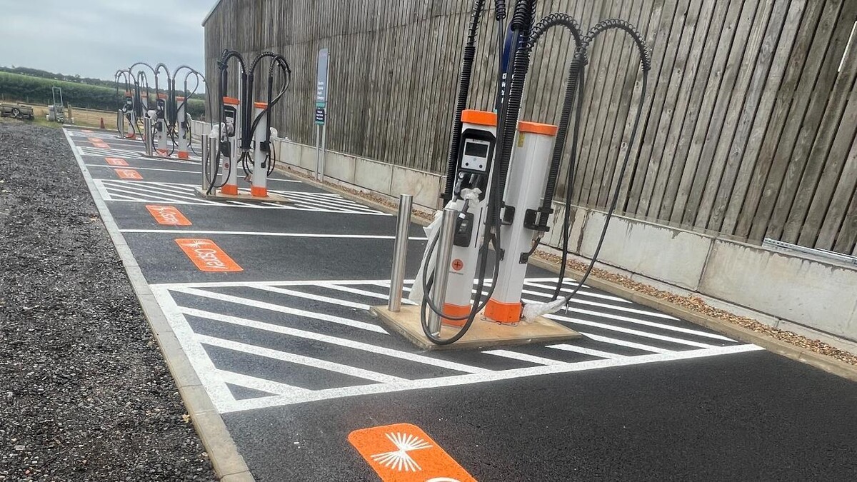 Images Osprey Charging Station