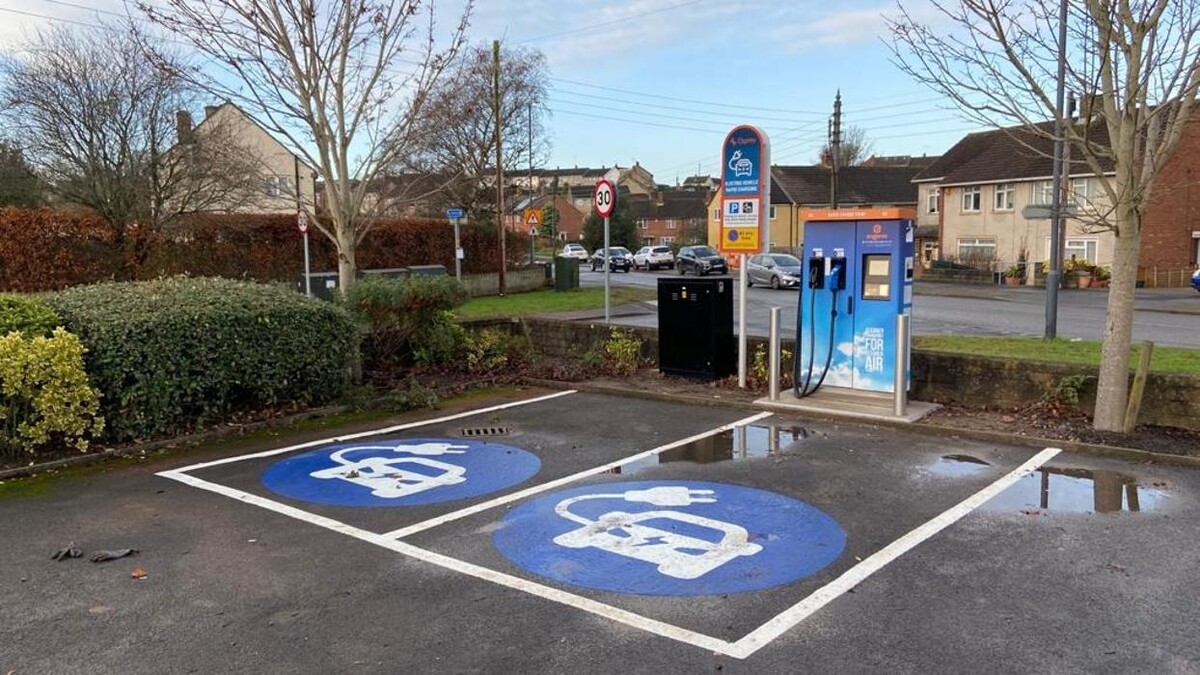 Images Osprey Charging Station