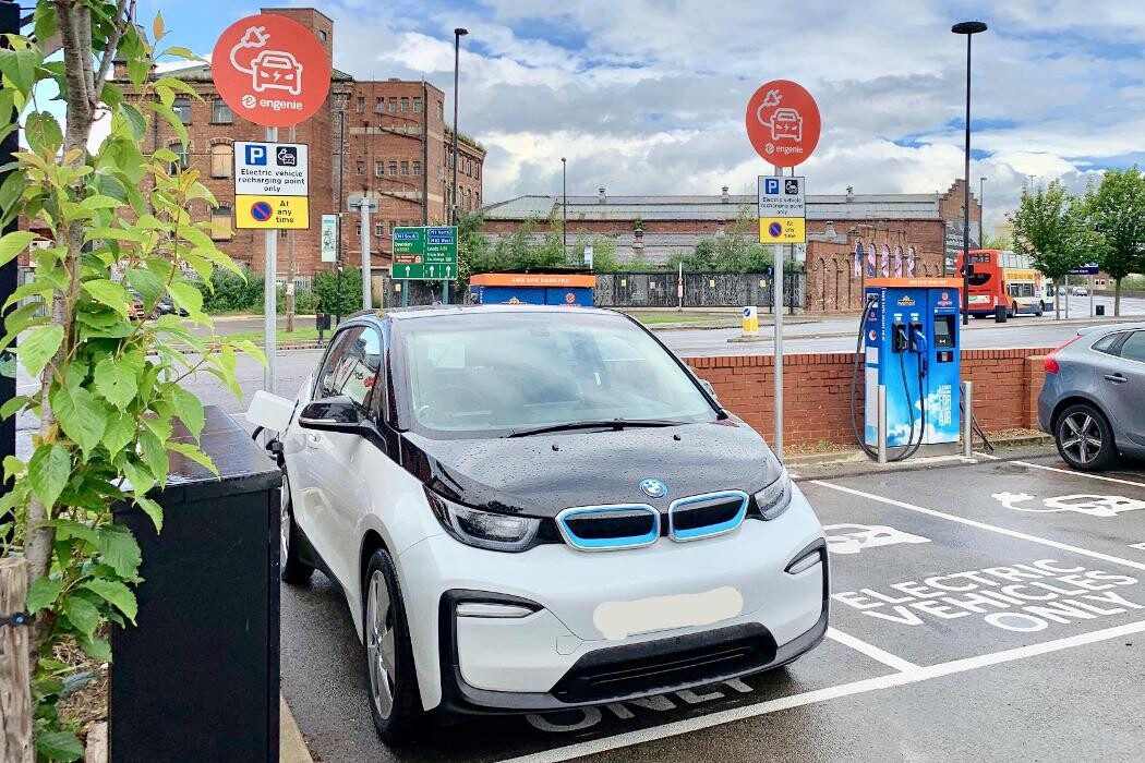 Images Osprey Charging Station