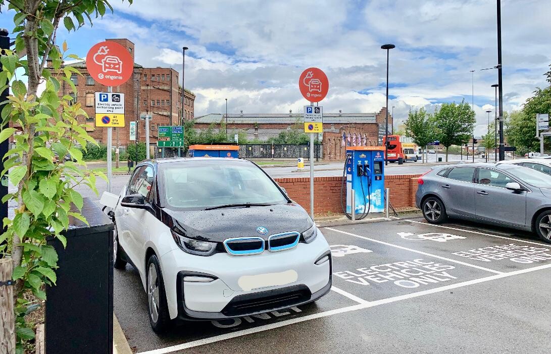 Images Osprey Charging Station