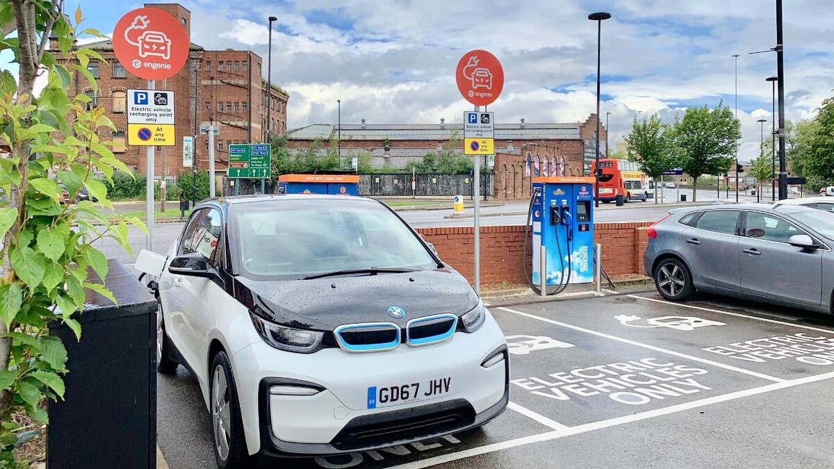 Images Osprey Charging Station