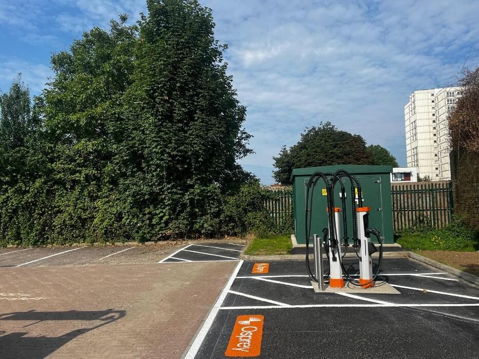 Images Osprey Charging Station