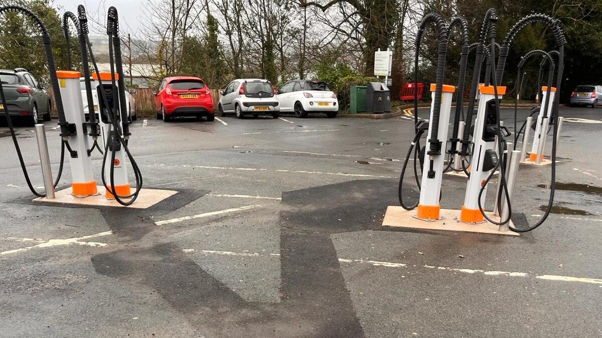 Images Osprey Charging Station