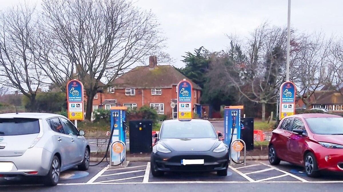 Images Osprey Charging Station