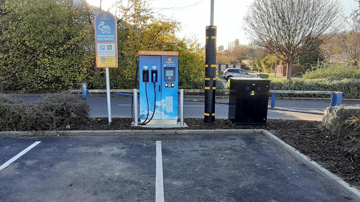 Images Osprey Charging Station