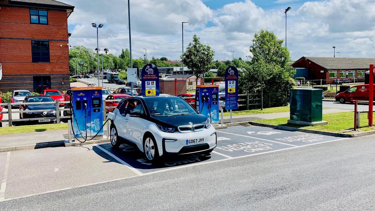 Images Osprey Charging Station