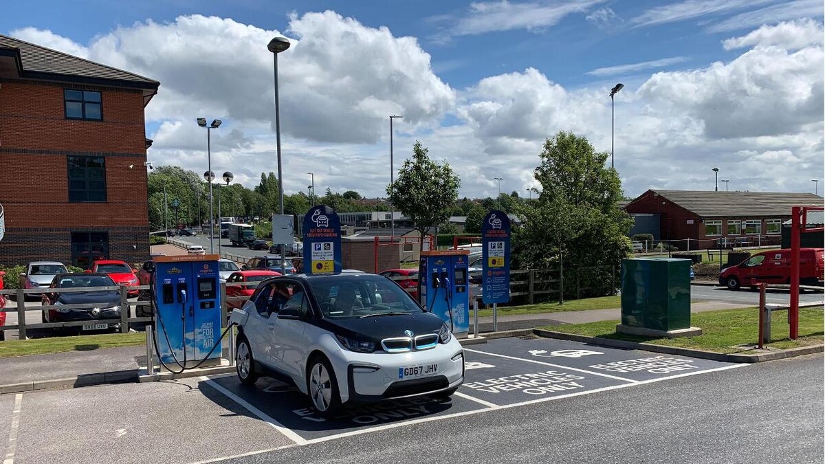 Images Osprey Charging Station