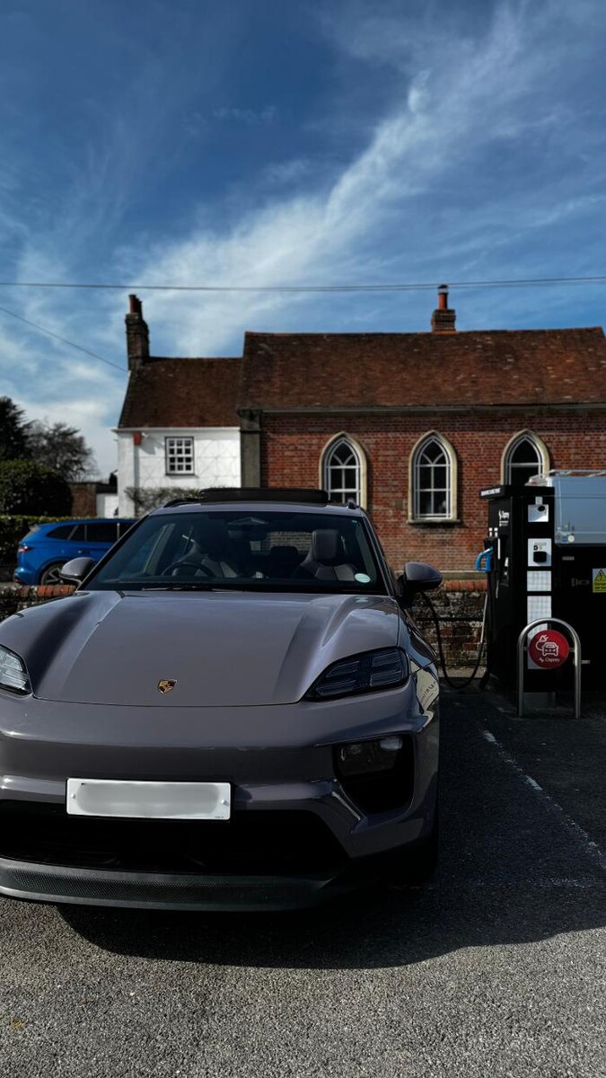 Images Osprey Charging Station