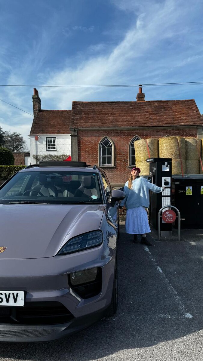Images Osprey Charging Station