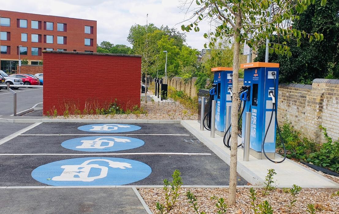 Images Osprey Charging Station