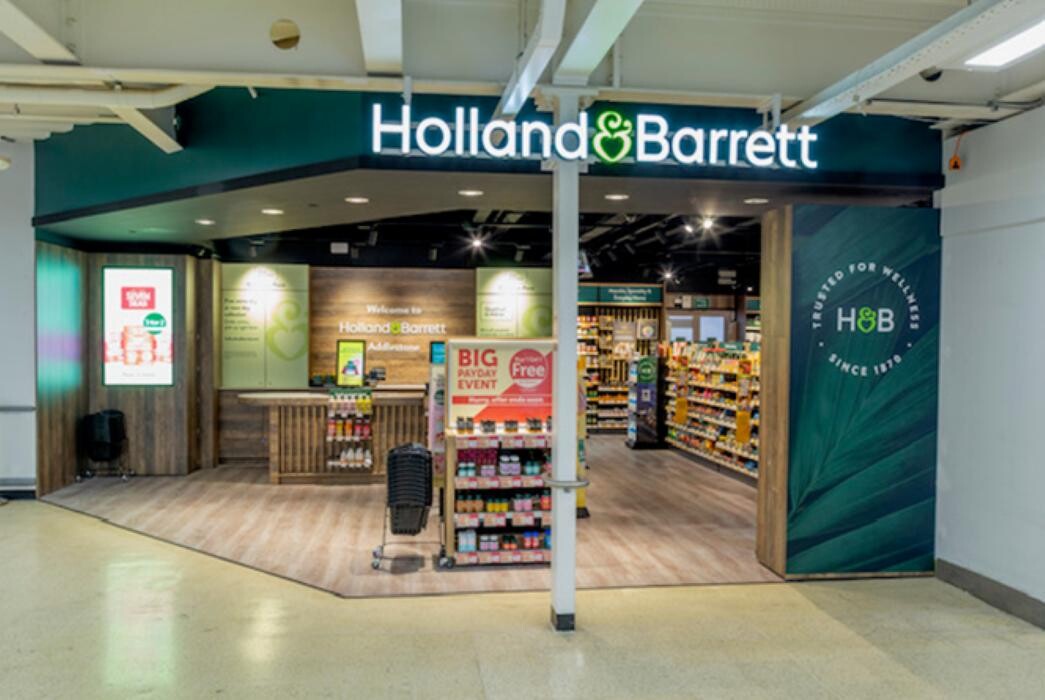Images Holland & Barrett - Addlestone Tesco
