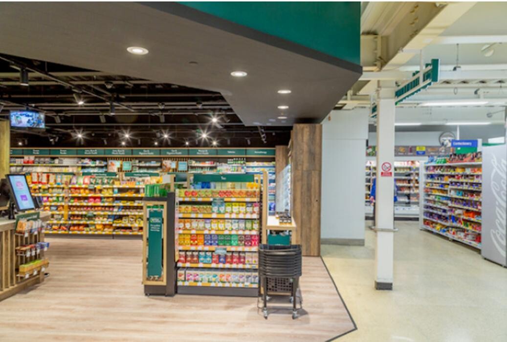 Images Holland & Barrett - Addlestone Tesco