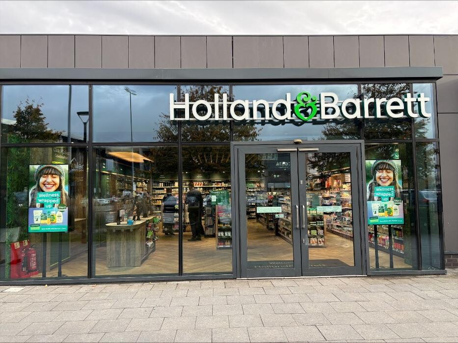 Images Holland & Barrett - Leeds Springs