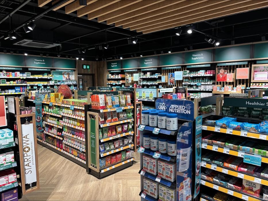 Images Holland & Barrett - Leeds Springs