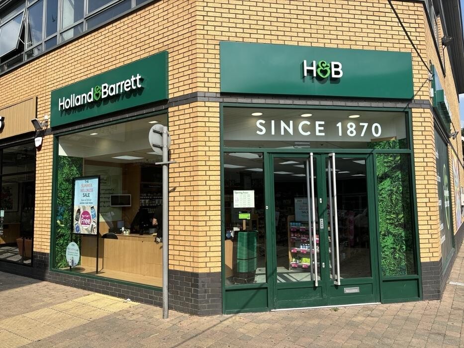 Images Holland & Barrett - Edmonton Green