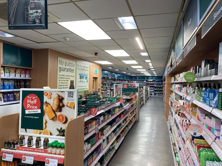 Images Holland & Barrett - Leeds Merrion