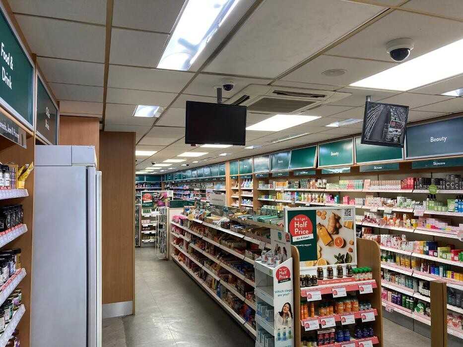 Images Holland & Barrett - Leeds Merrion