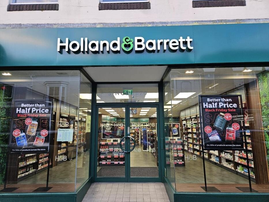 Images Holland & Barrett - Camborne