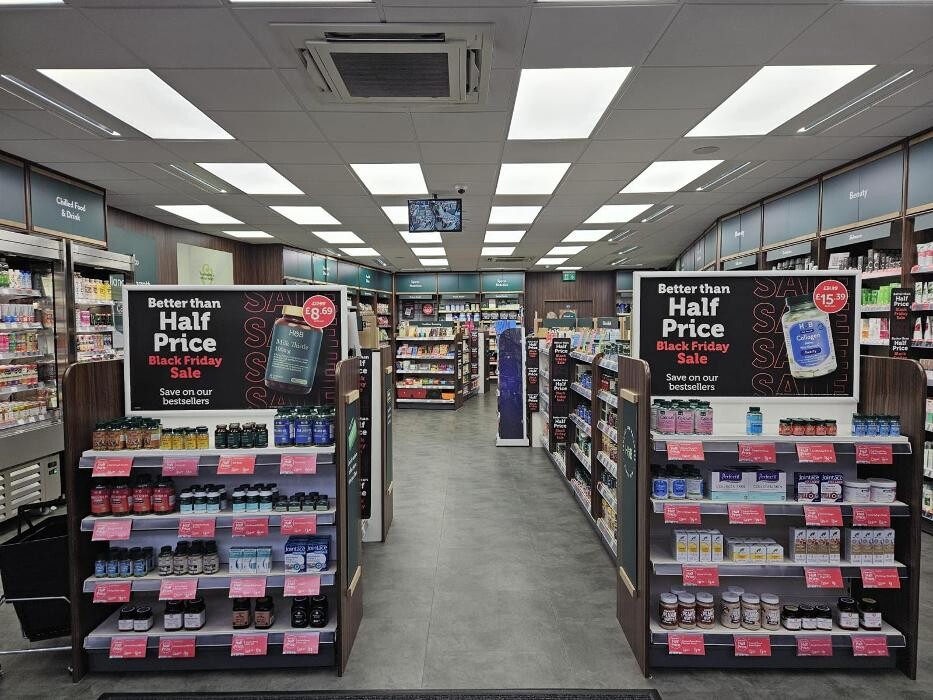 Images Holland & Barrett - Camborne