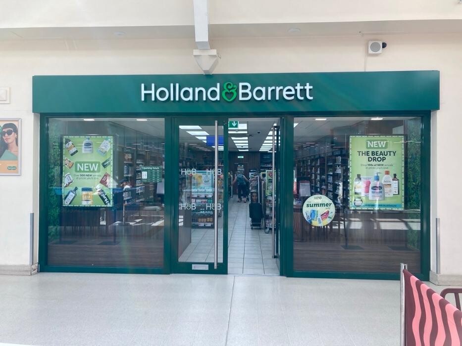 Images Holland & Barrett - Beaumont Leys