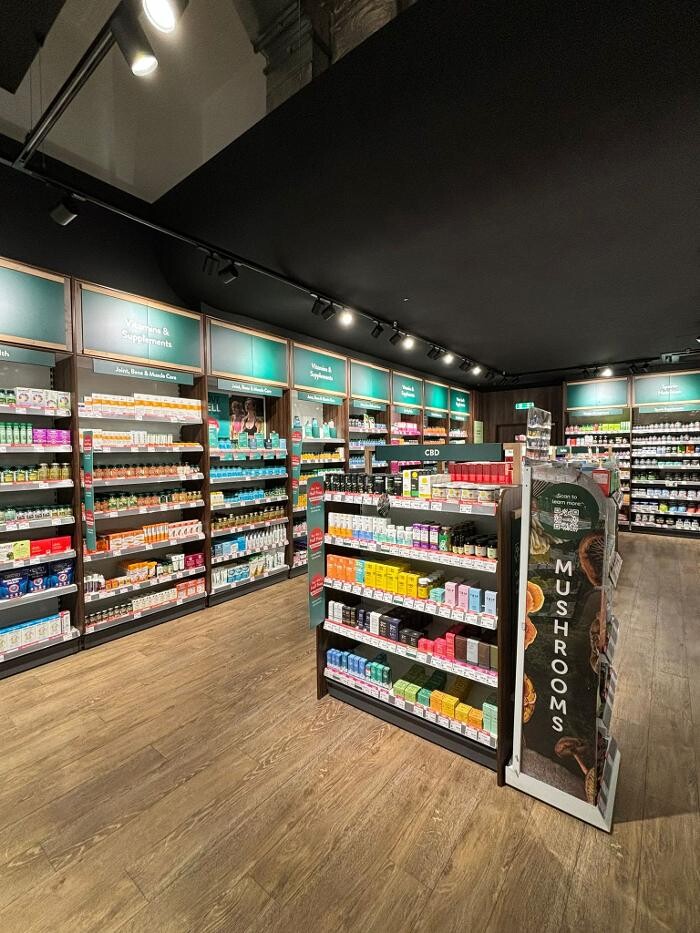 Images Holland & Barrett - Victoria Street