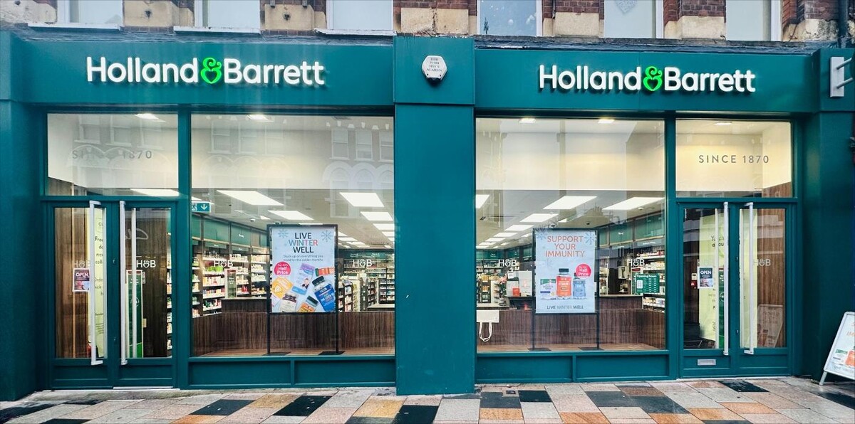Images Holland & Barrett - Clapham Junction