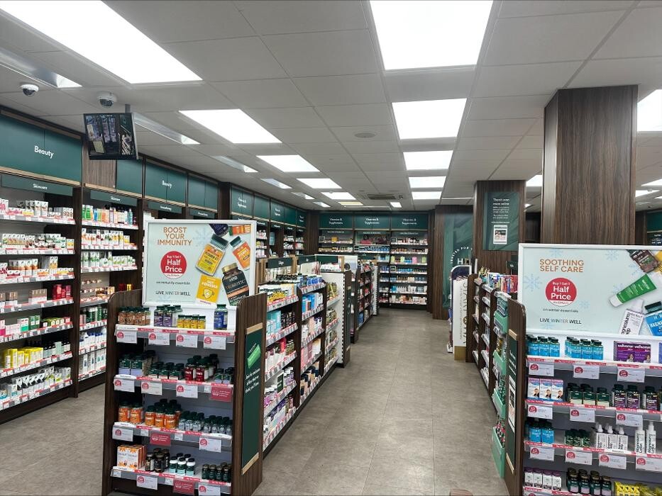 Images Holland & Barrett - Clapham Junction