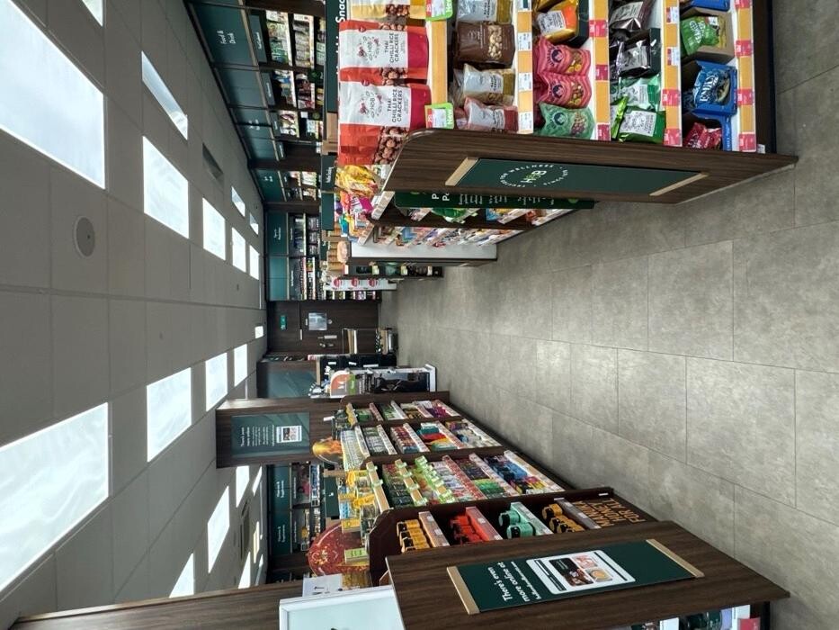 Images Holland & Barrett - Clapham Junction