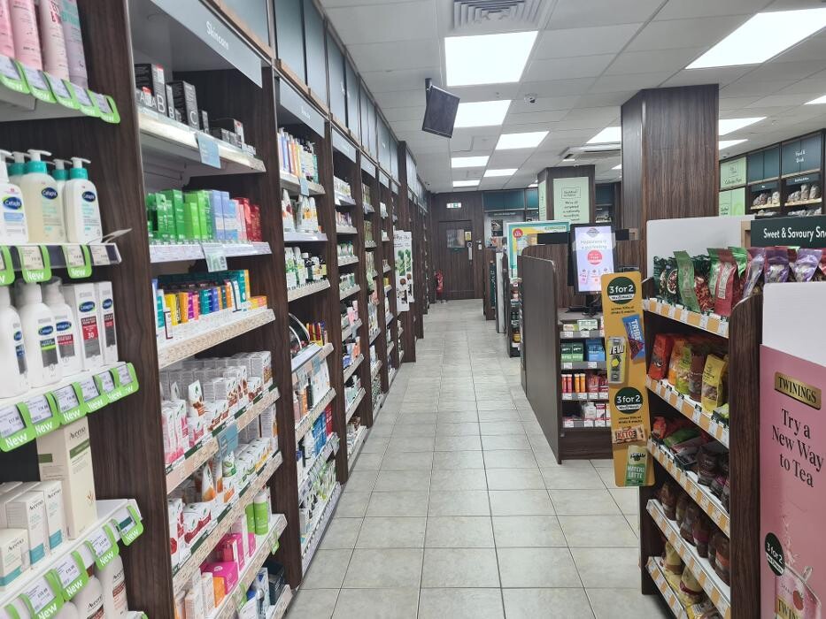 Images Holland & Barrett - Edinburgh Gyle