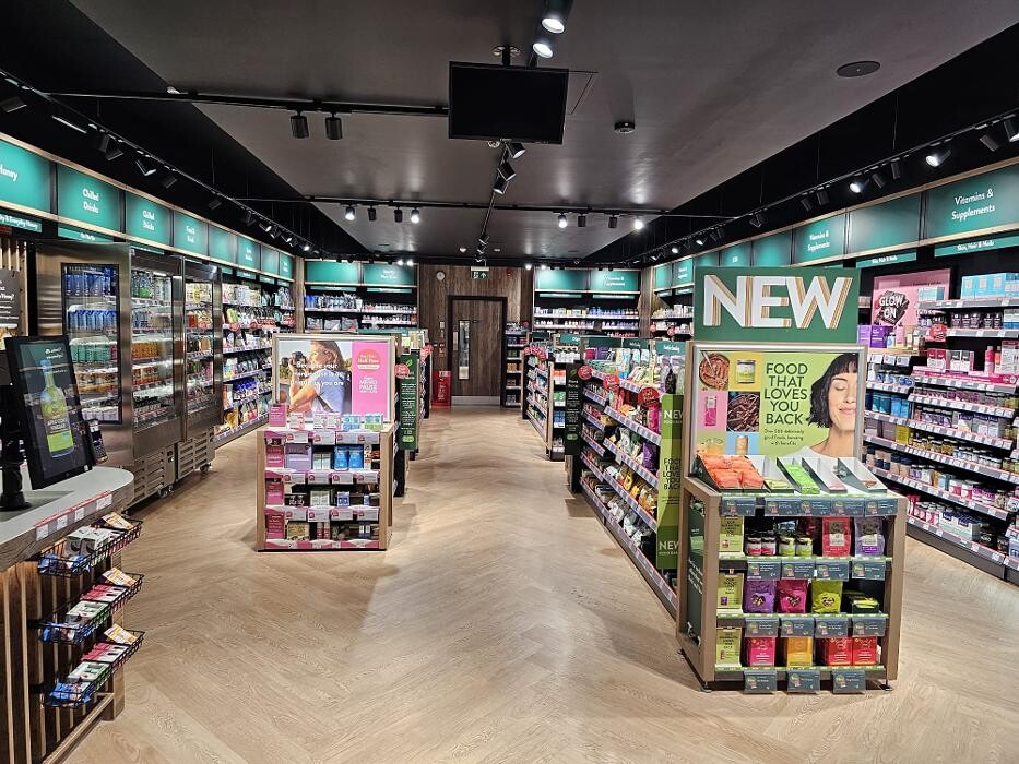 Images Holland & Barrett - Cheshire Oaks Outlet