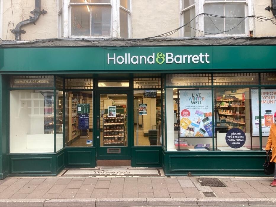 Images Holland & Barrett - Sidmouth