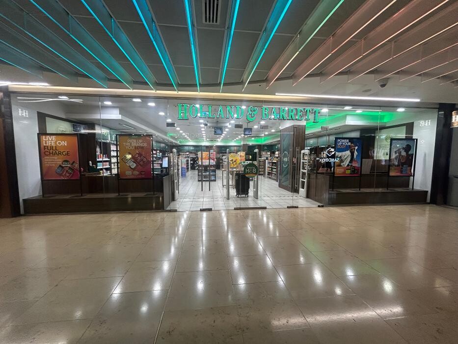 Images Holland & Barrett - Birmingham Grand Central