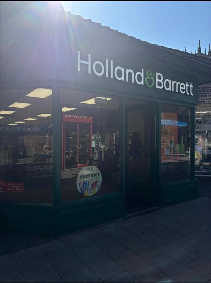 Images Holland & Barrett - Caterham
