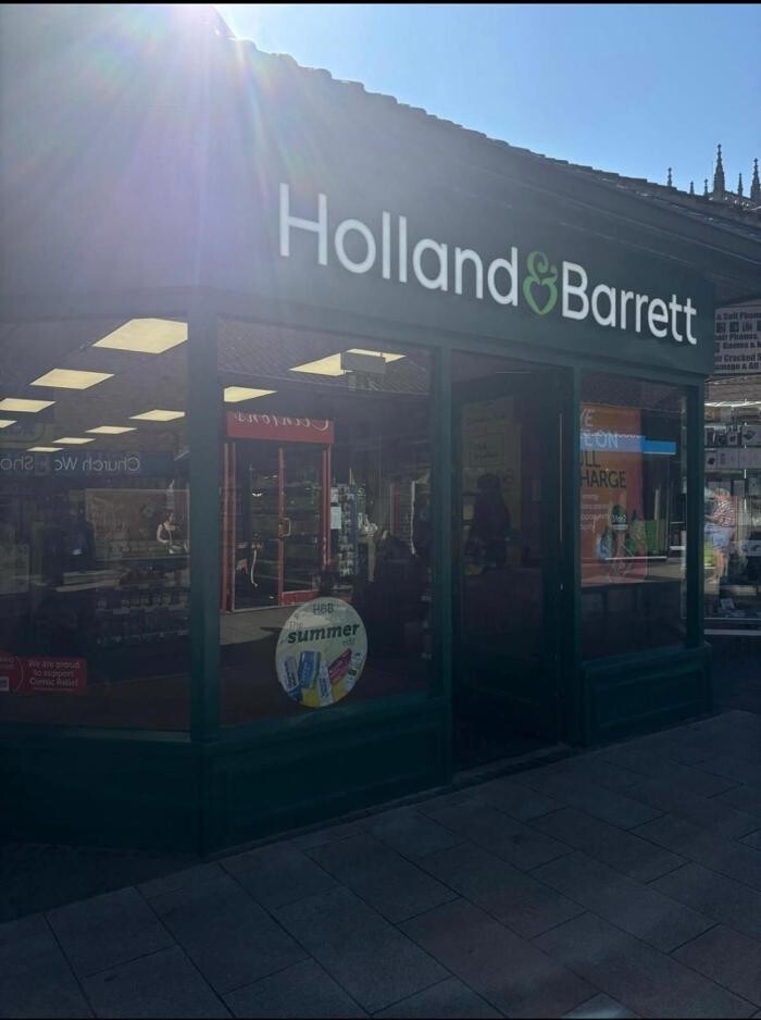 Images Holland & Barrett - Caterham