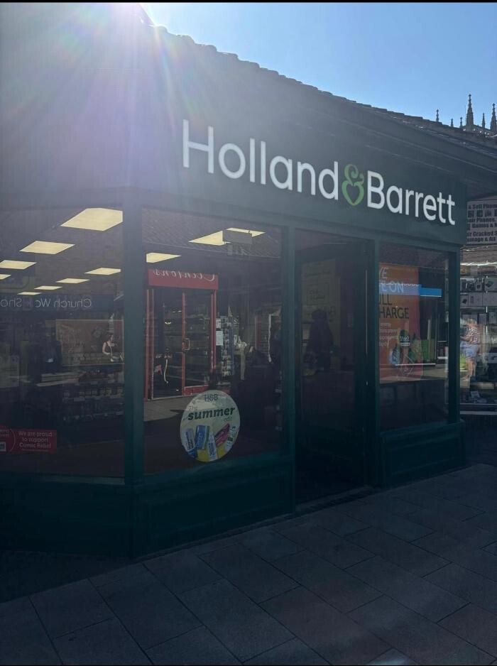 Images Holland & Barrett - Caterham