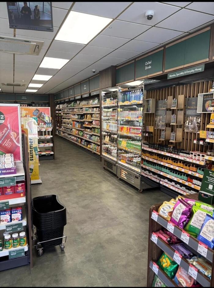 Images Holland & Barrett - Caterham