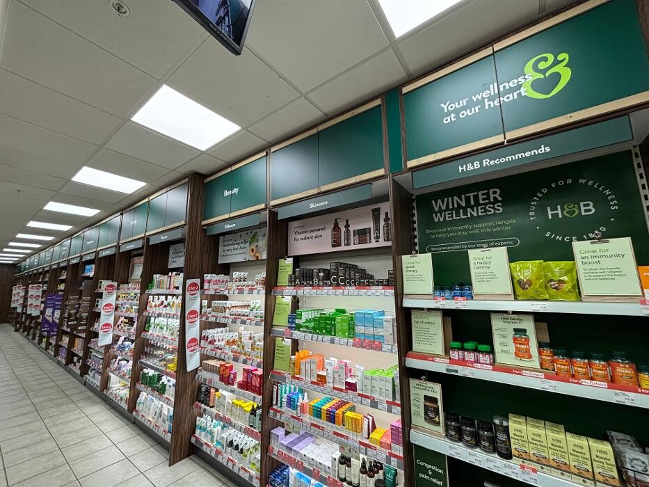 Images Holland & Barrett - Woking