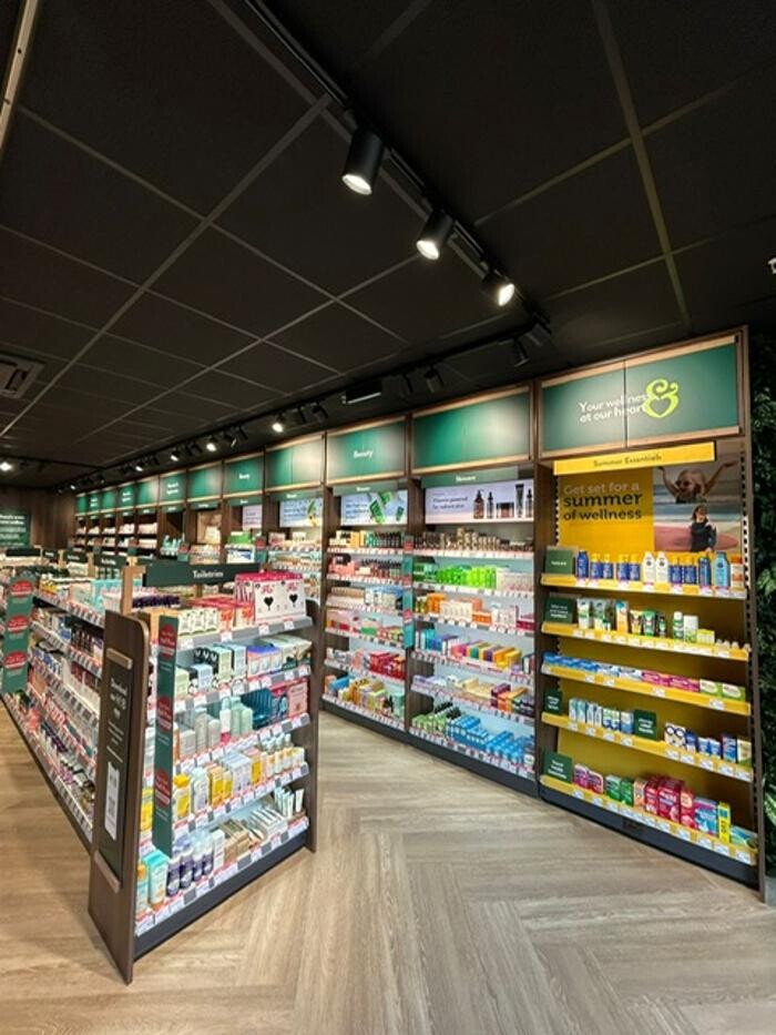 Images Holland & Barrett - Ealing Central