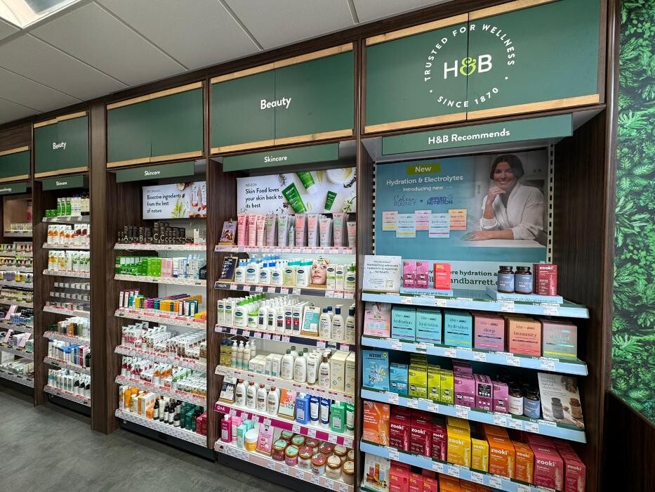 Images Holland & Barrett - Saffron Walden