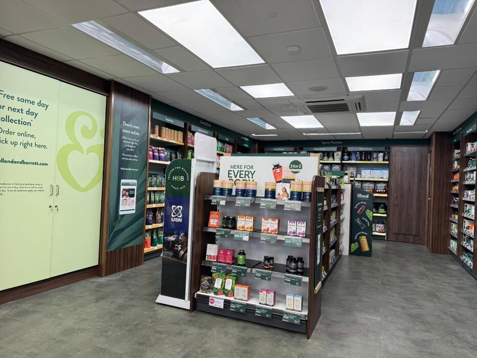 Images Holland & Barrett - Saffron Walden