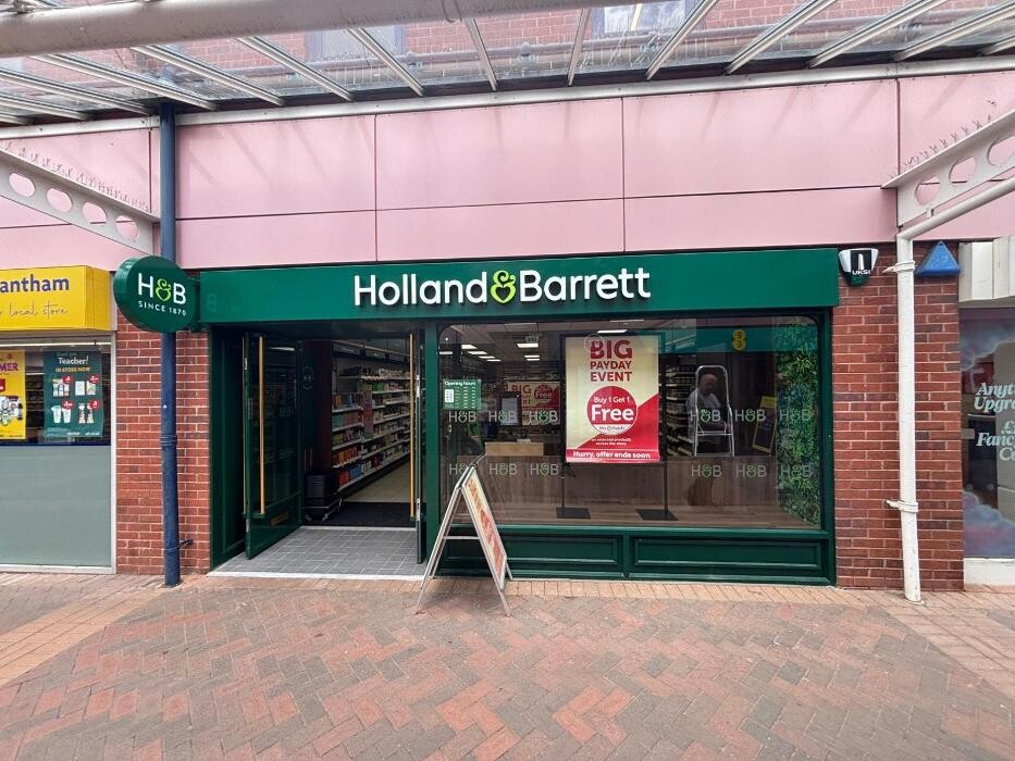 Images Holland & Barrett - Grantham