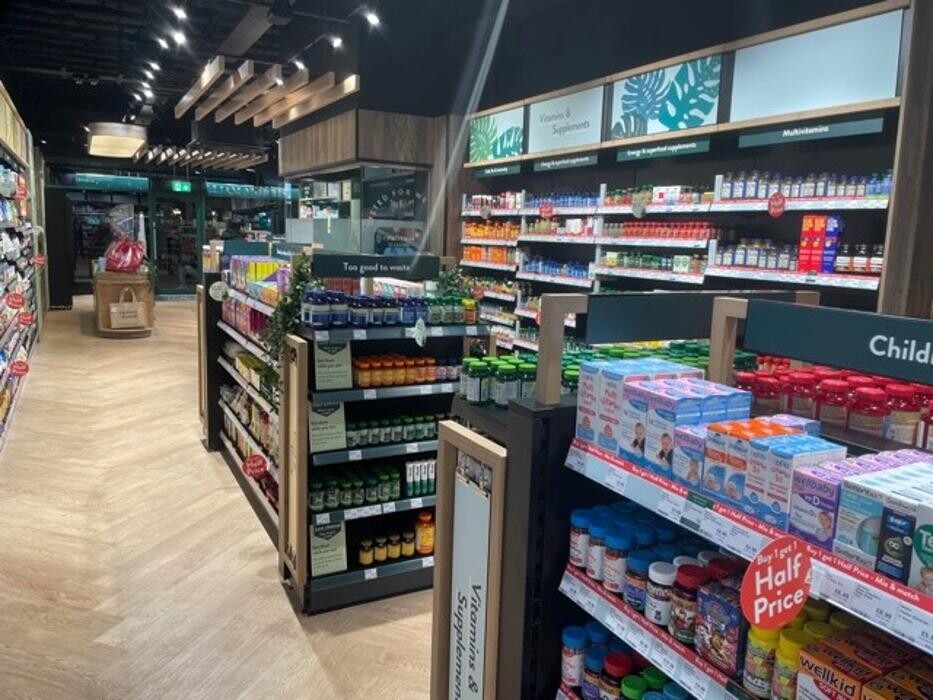 Images Holland & Barrett - Hammersmith