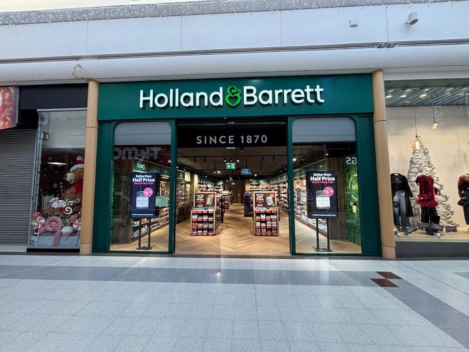 Images Holland & Barrett - Huddersfield