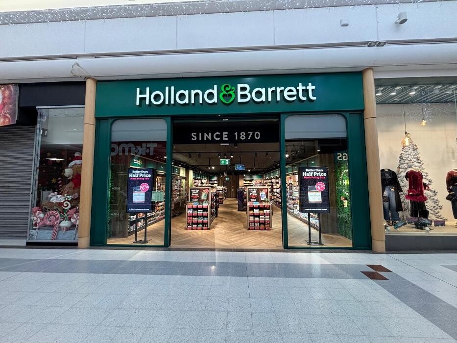 Images Holland & Barrett - Huddersfield