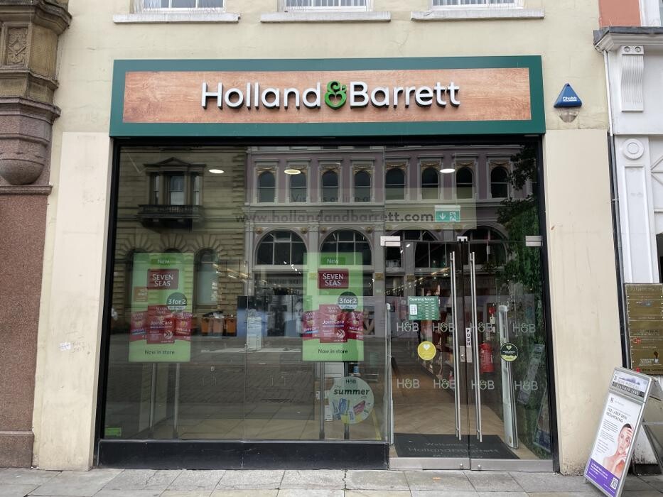 Images Holland & Barrett - Manchester St Anns