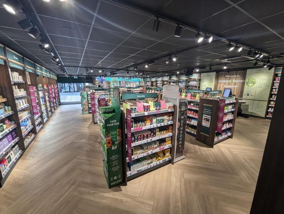 Images Holland & Barrett - Portsmouth